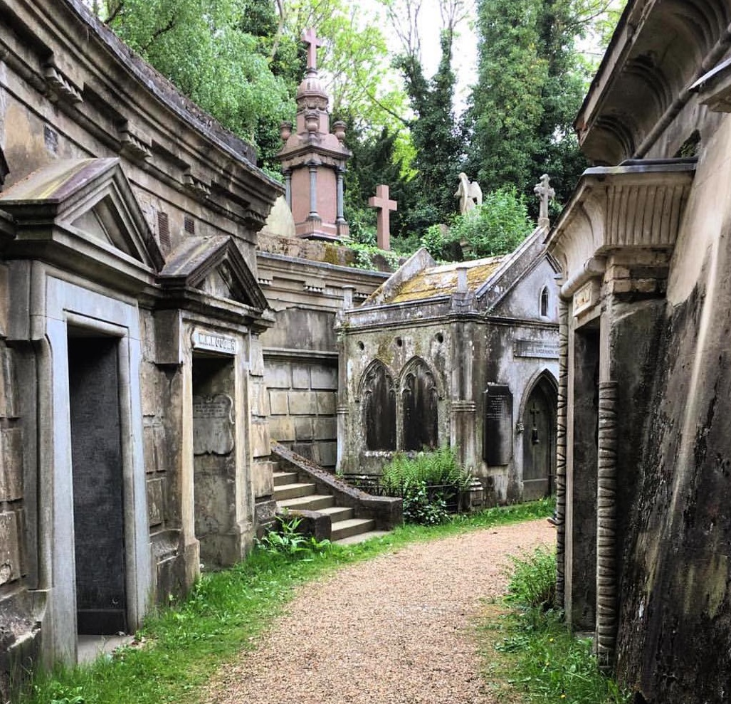 free things to do in London Highgate Cemetry @sarshie_alexandra